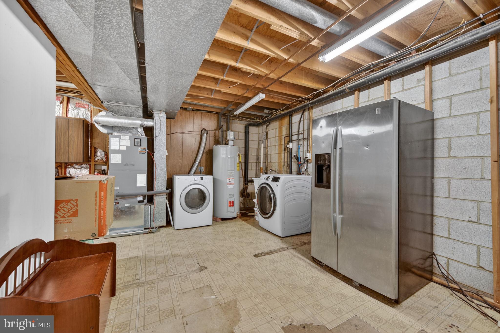 WALNUT LAKE - Residential