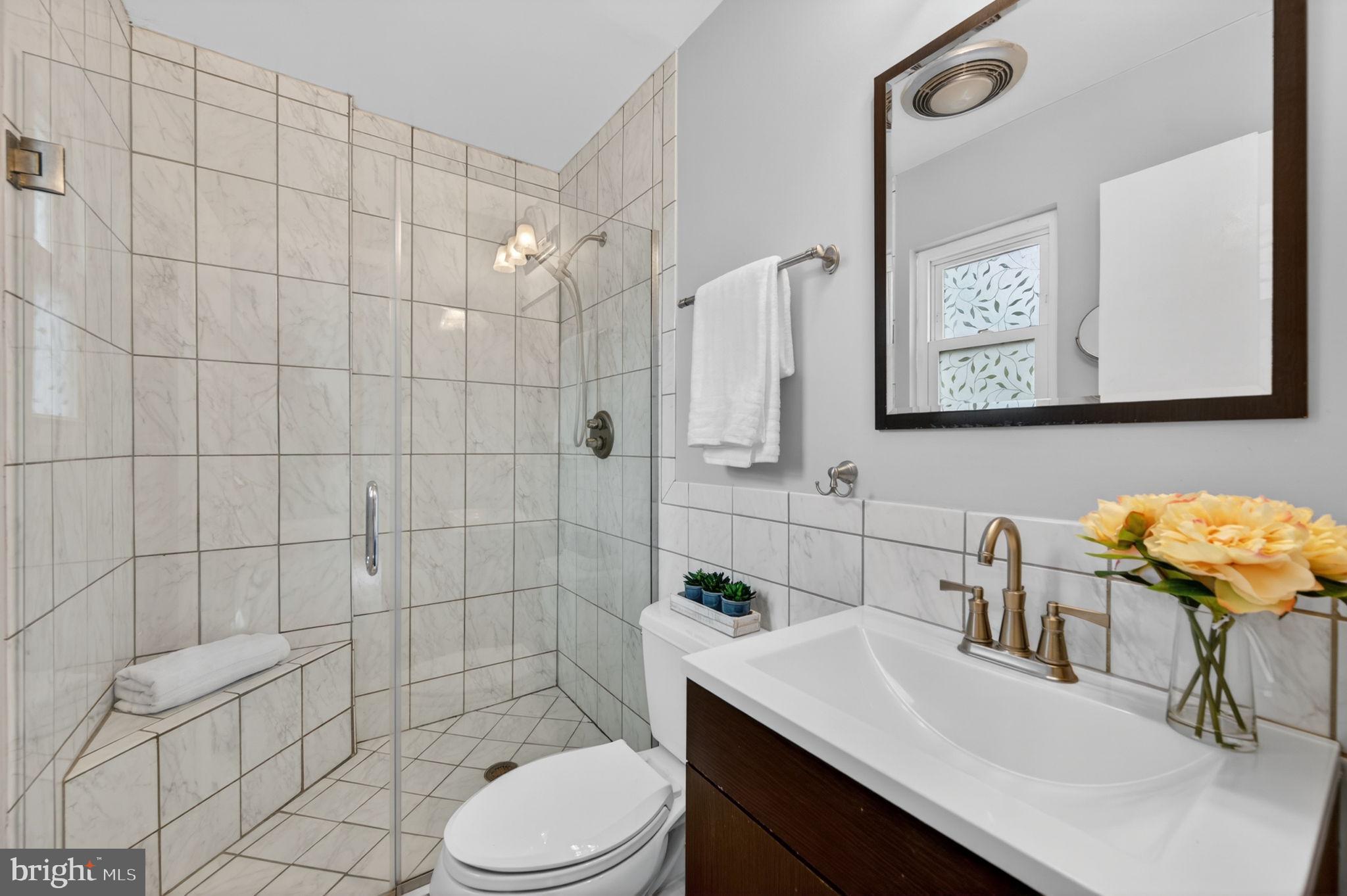 WALNUT LAKE - Residential