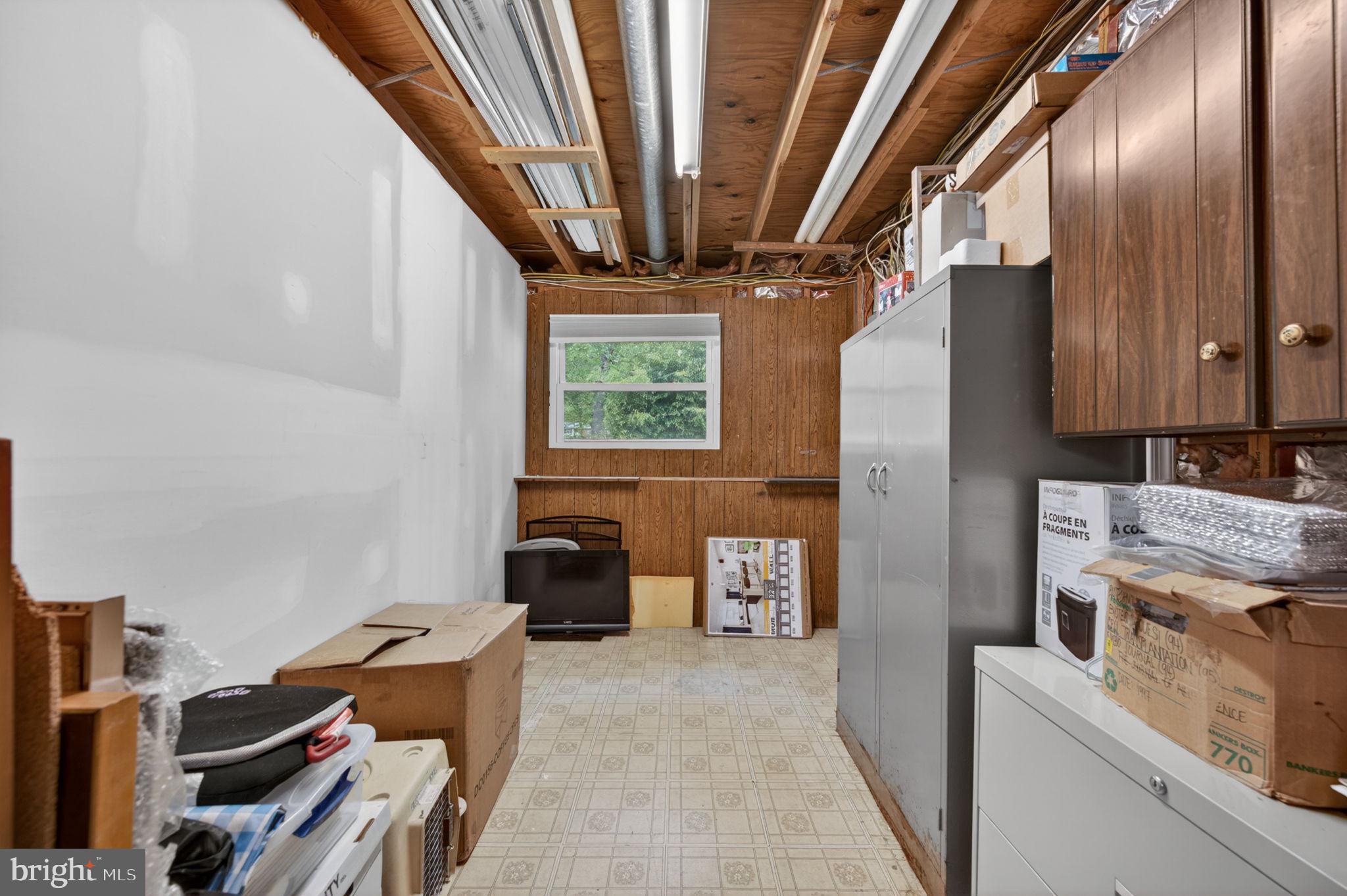 WALNUT LAKE - Residential