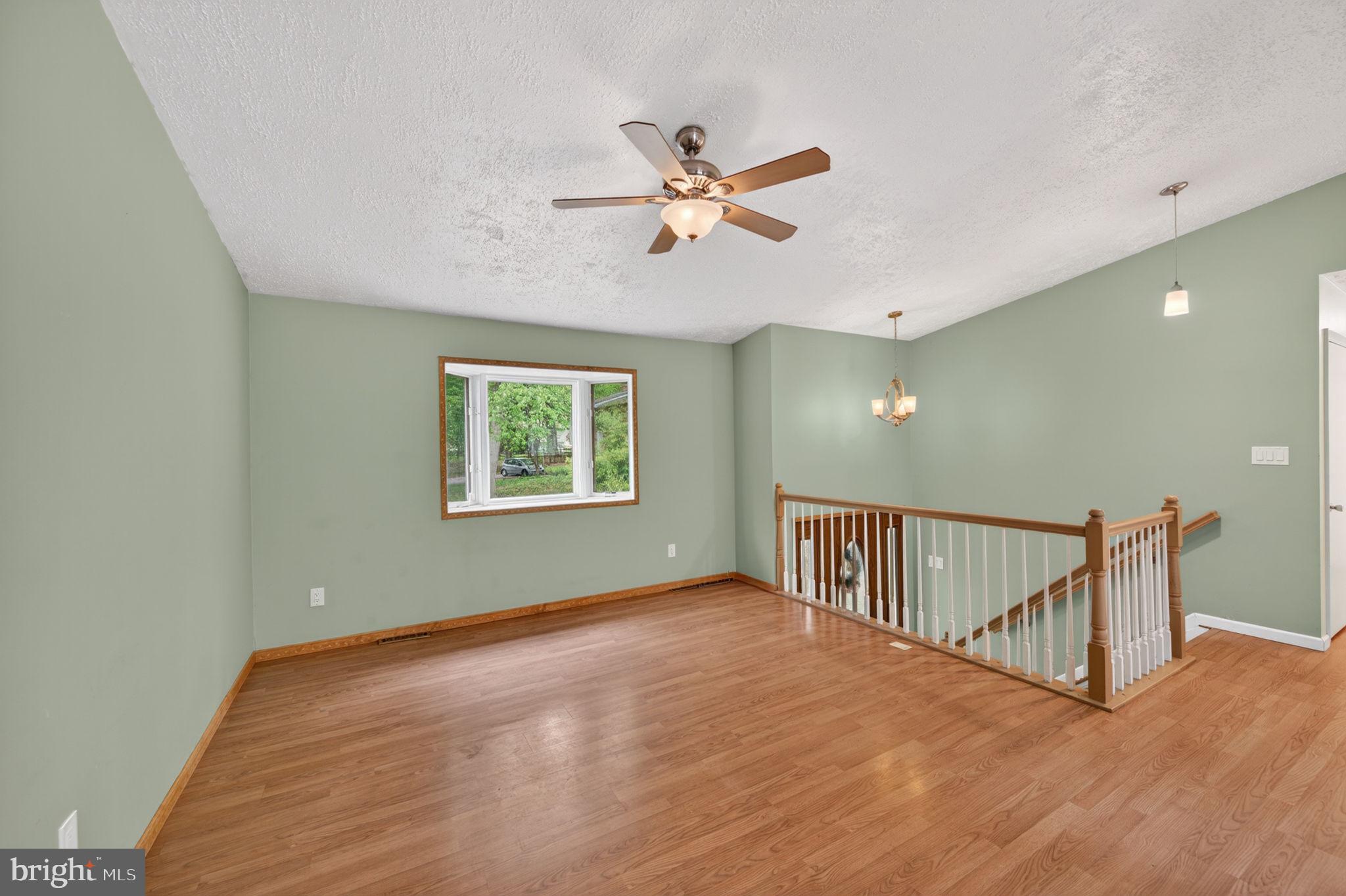 WALNUT LAKE - Residential