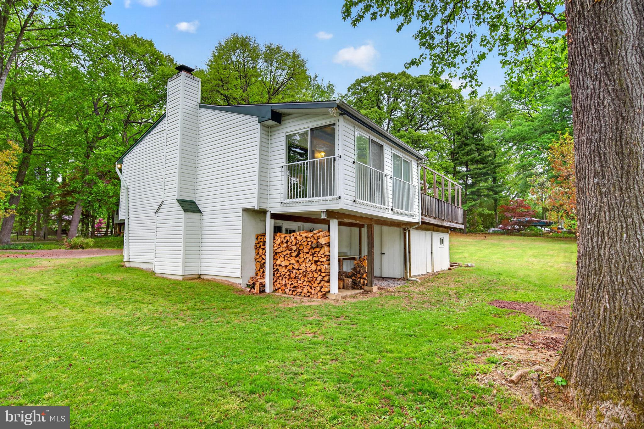 WALNUT LAKE - Residential