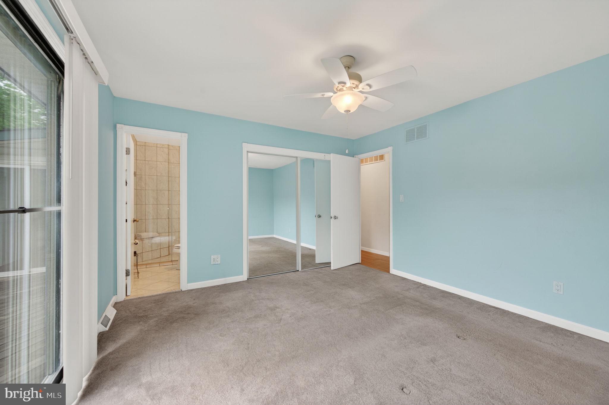 WALNUT LAKE - Residential