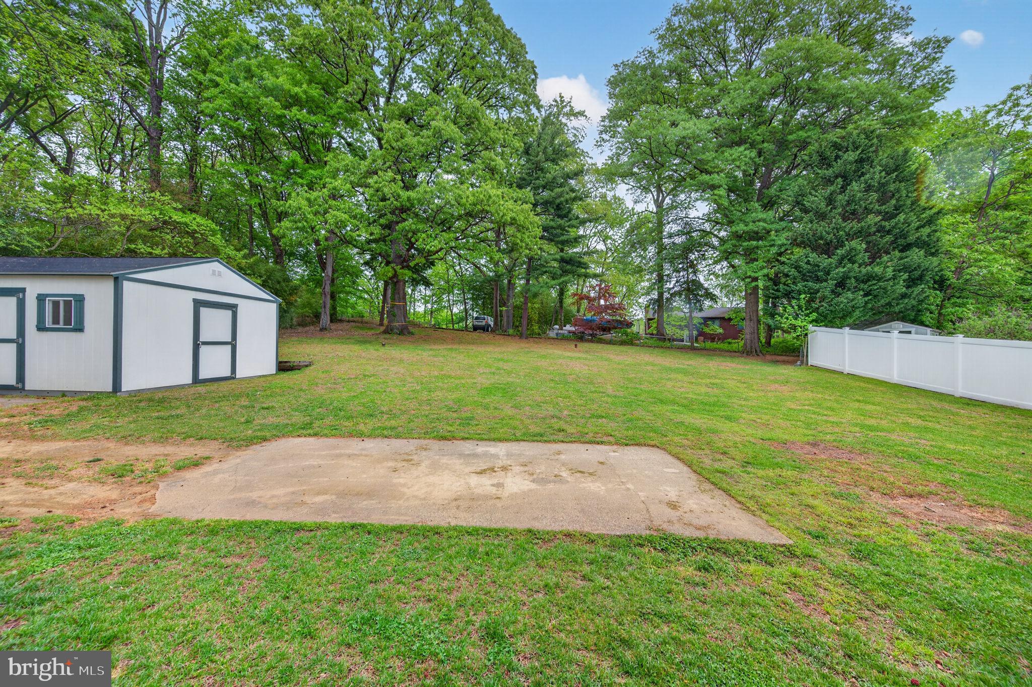 WALNUT LAKE - Residential