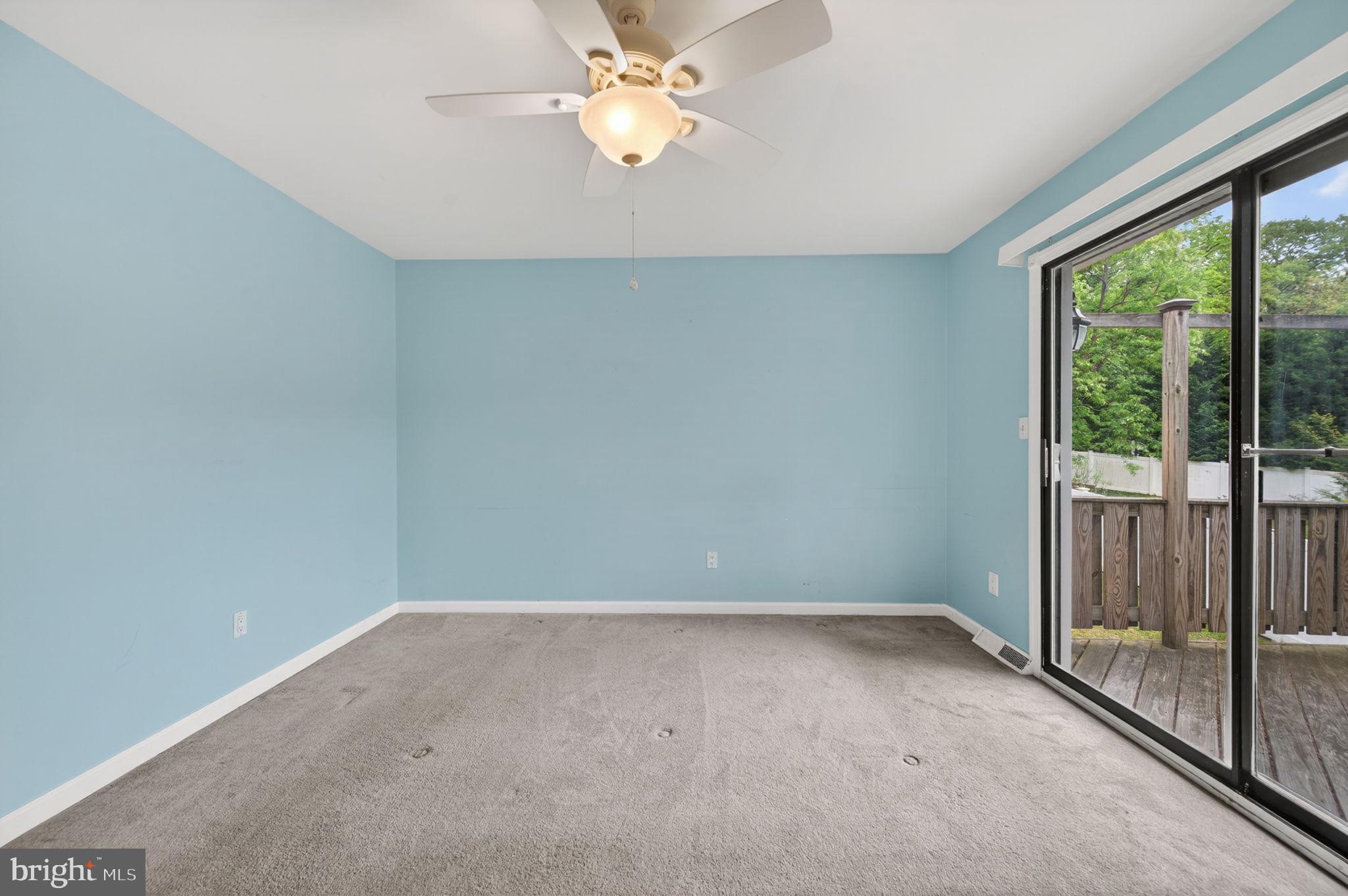 WALNUT LAKE - Residential