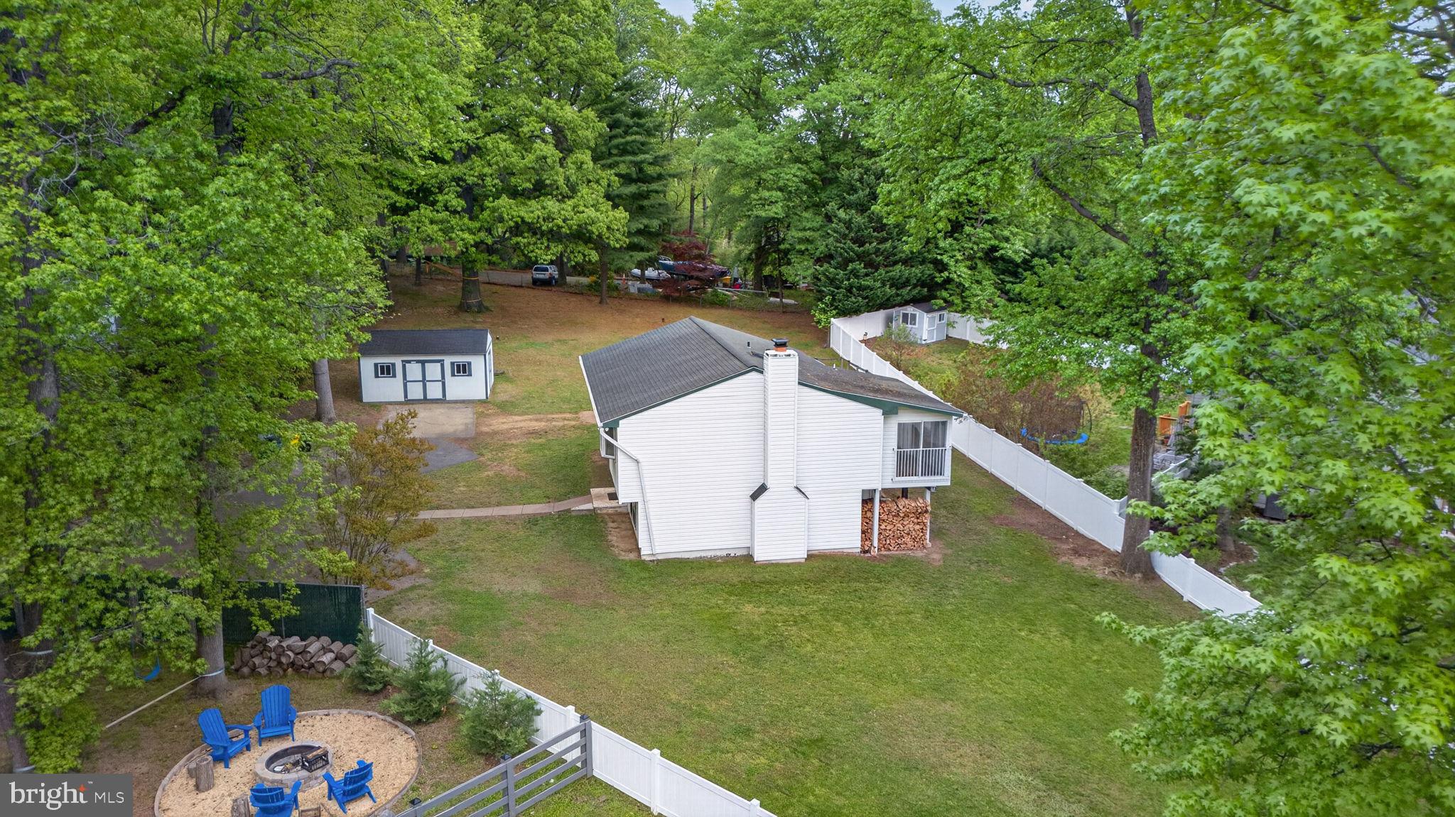 WALNUT LAKE - Residential