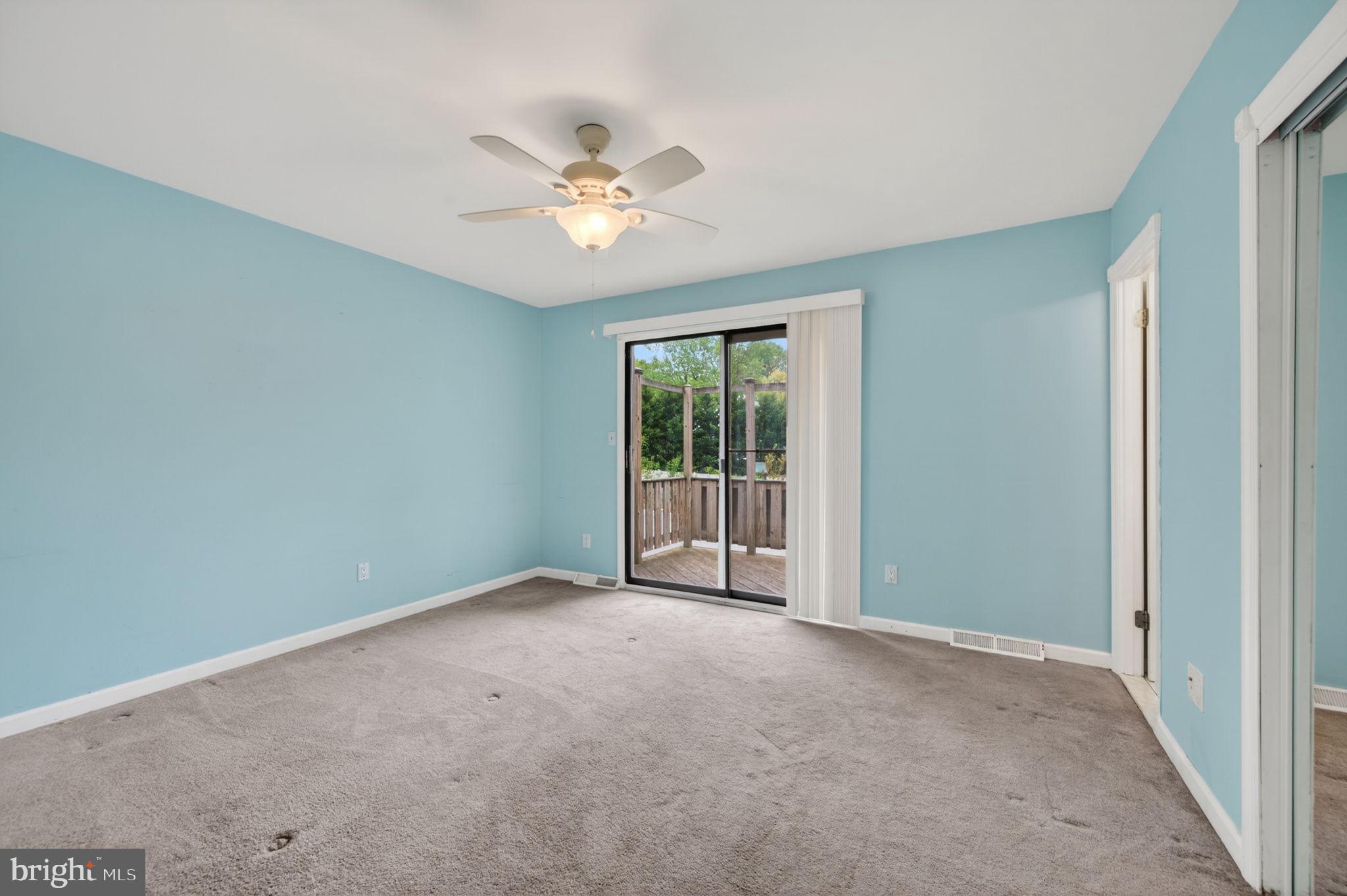 WALNUT LAKE - Residential