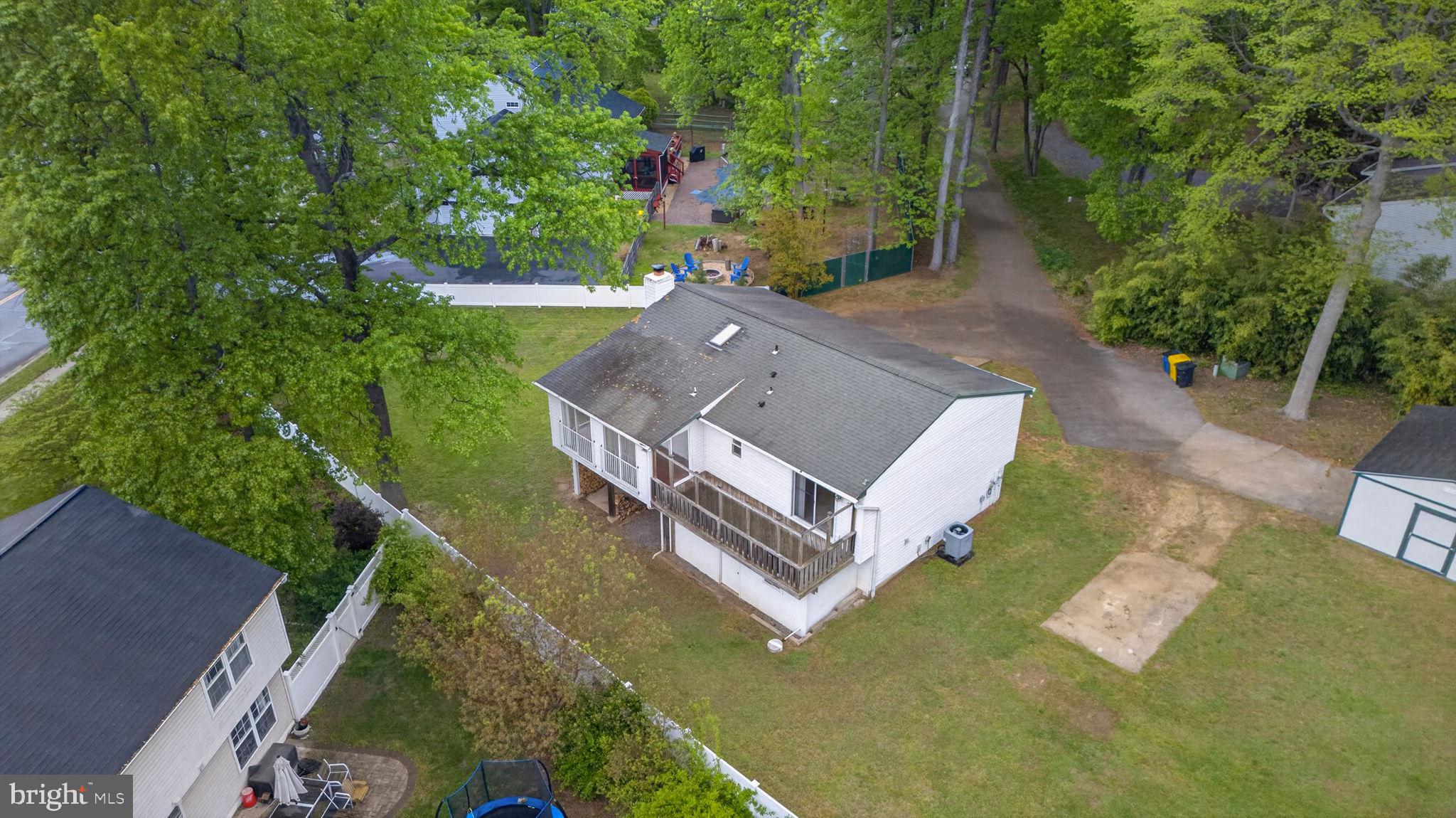 WALNUT LAKE - Residential