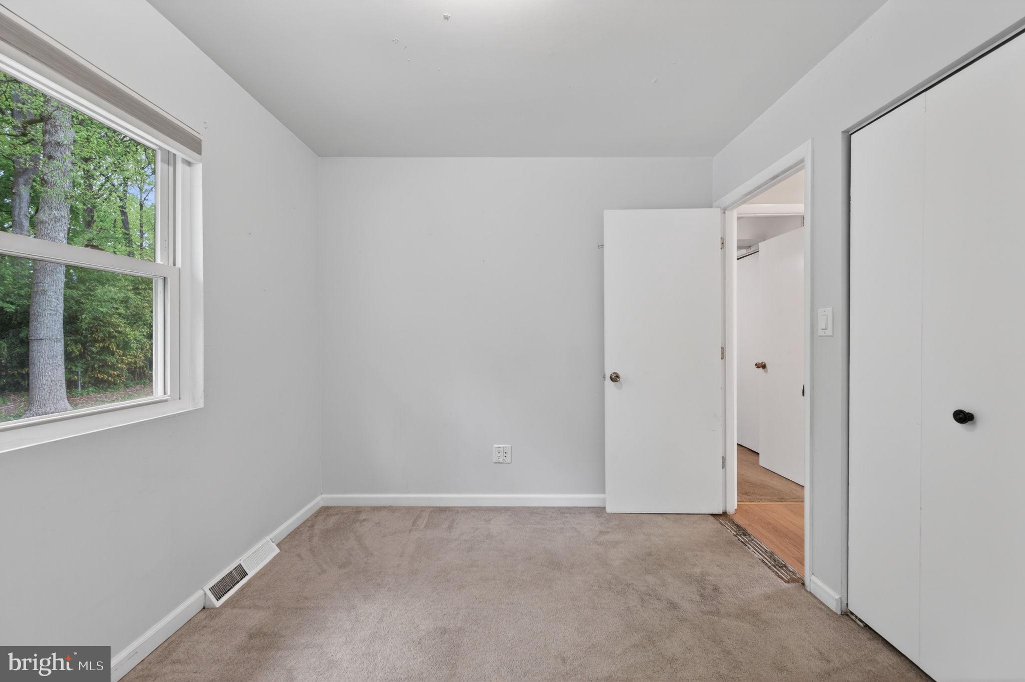 WALNUT LAKE - Residential