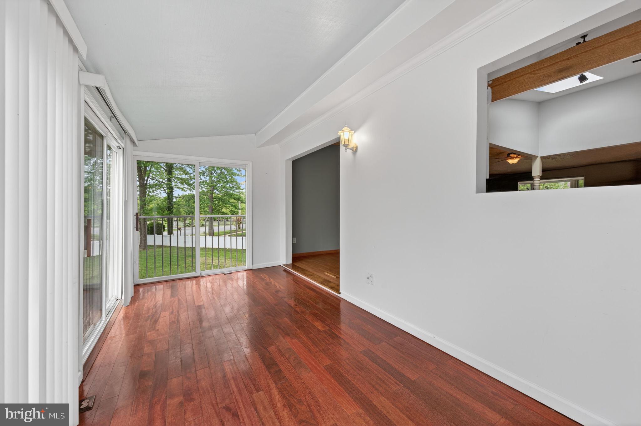 WALNUT LAKE - Residential