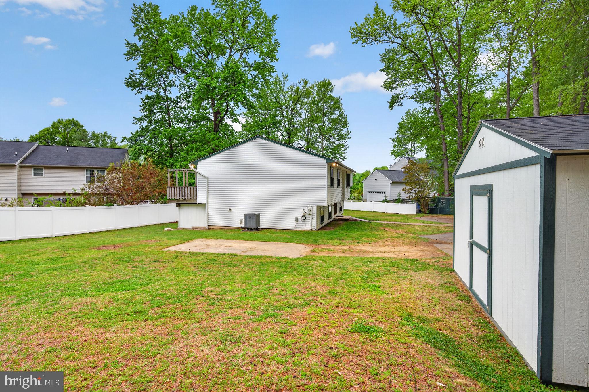 WALNUT LAKE - Residential