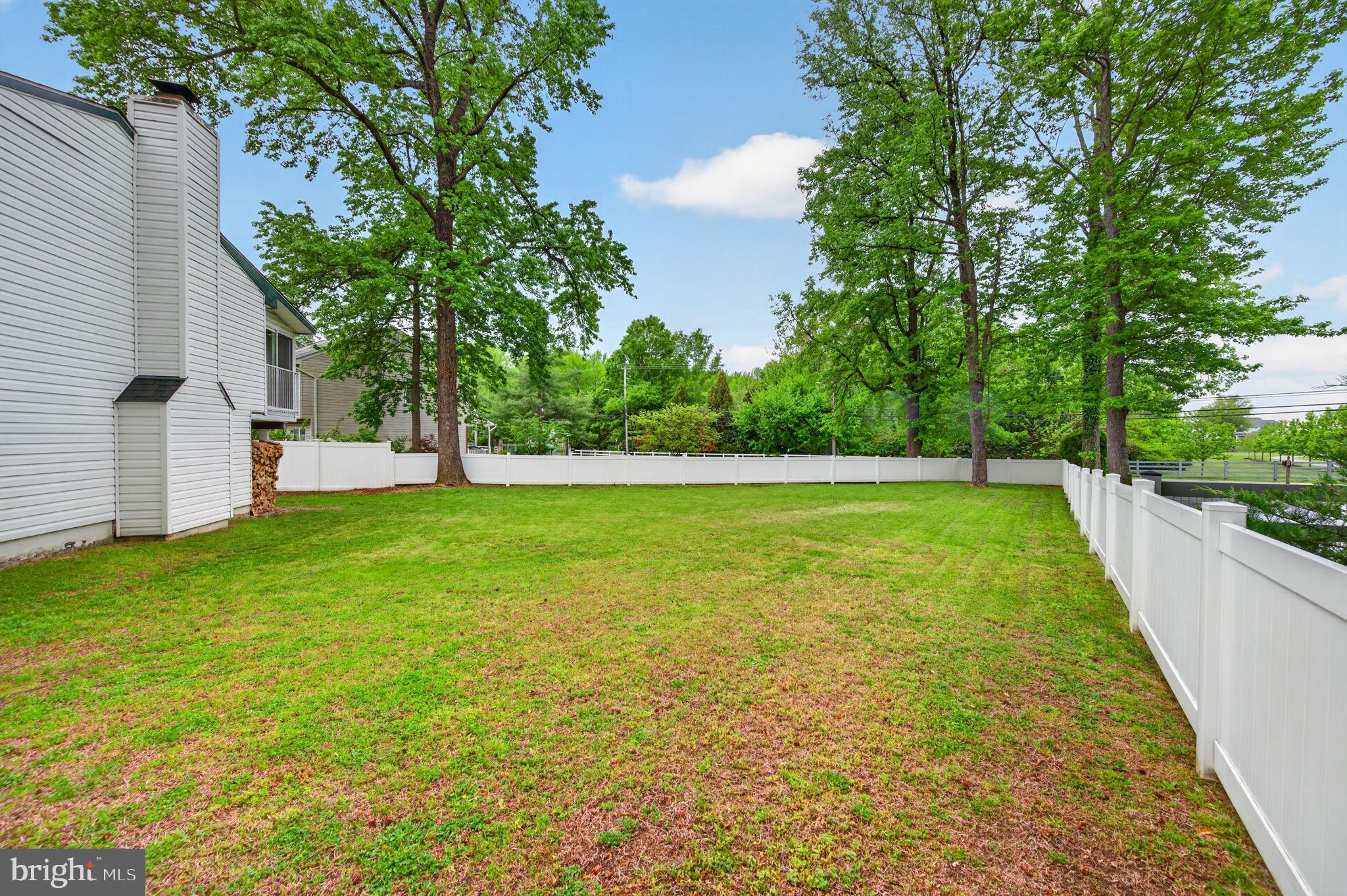 WALNUT LAKE - Residential