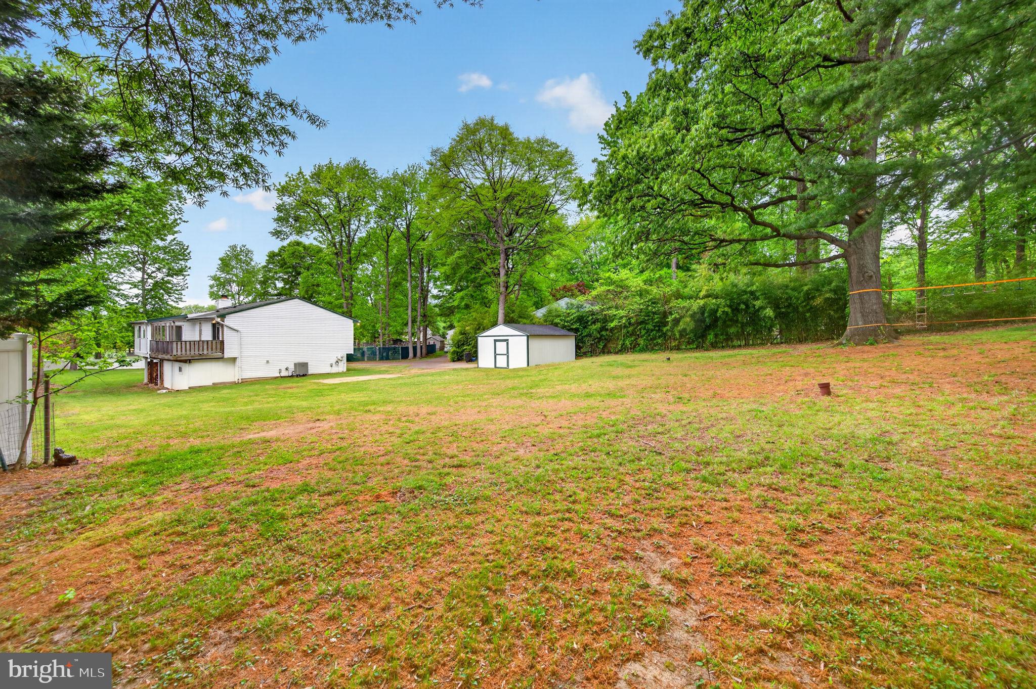 WALNUT LAKE - Residential