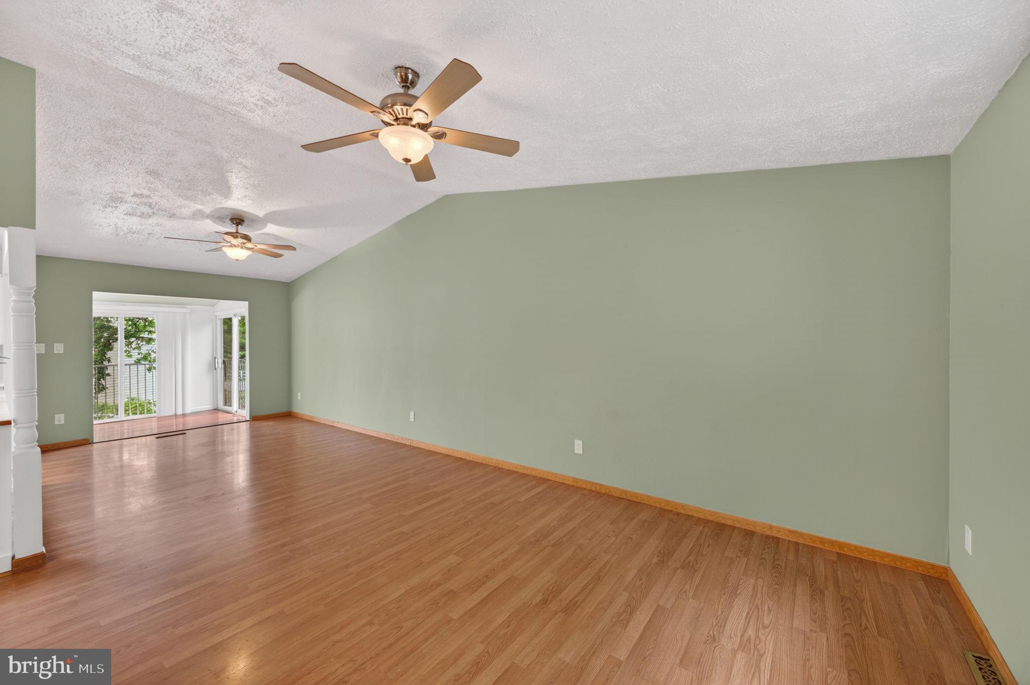 WALNUT LAKE - Residential