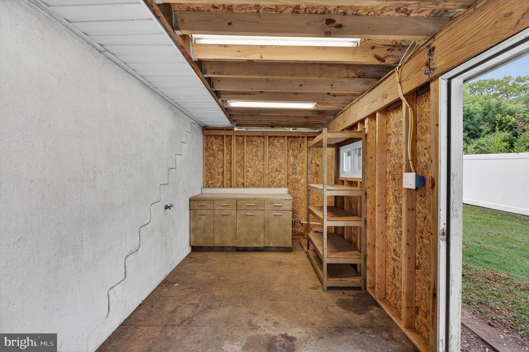 WALNUT LAKE - Residential