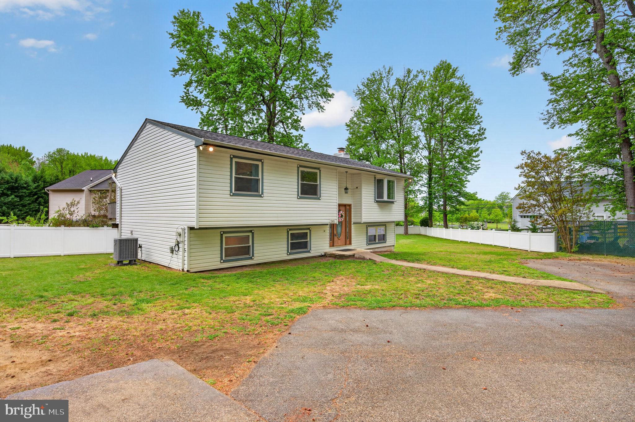 WALNUT LAKE - Residential