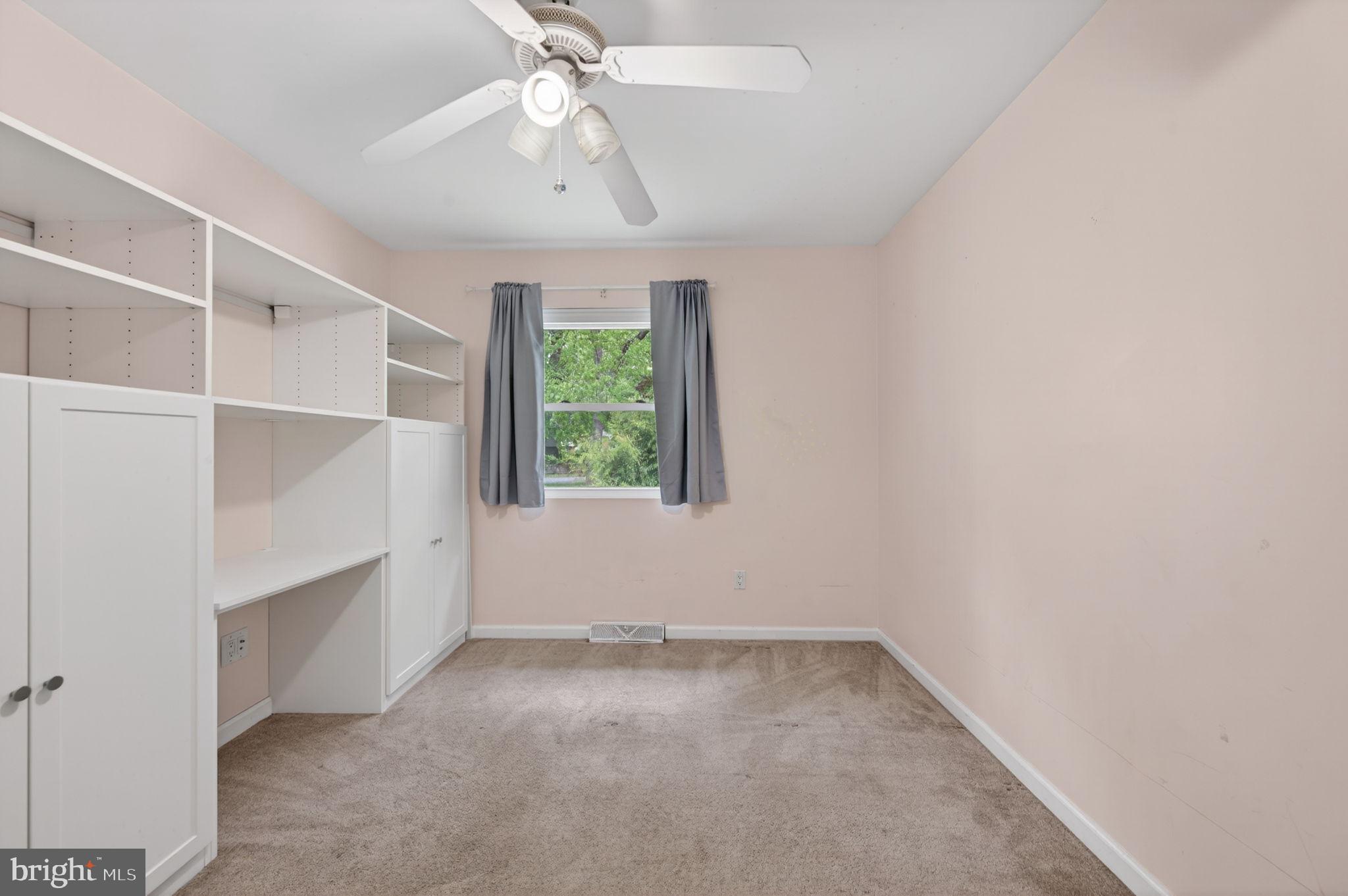 WALNUT LAKE - Residential