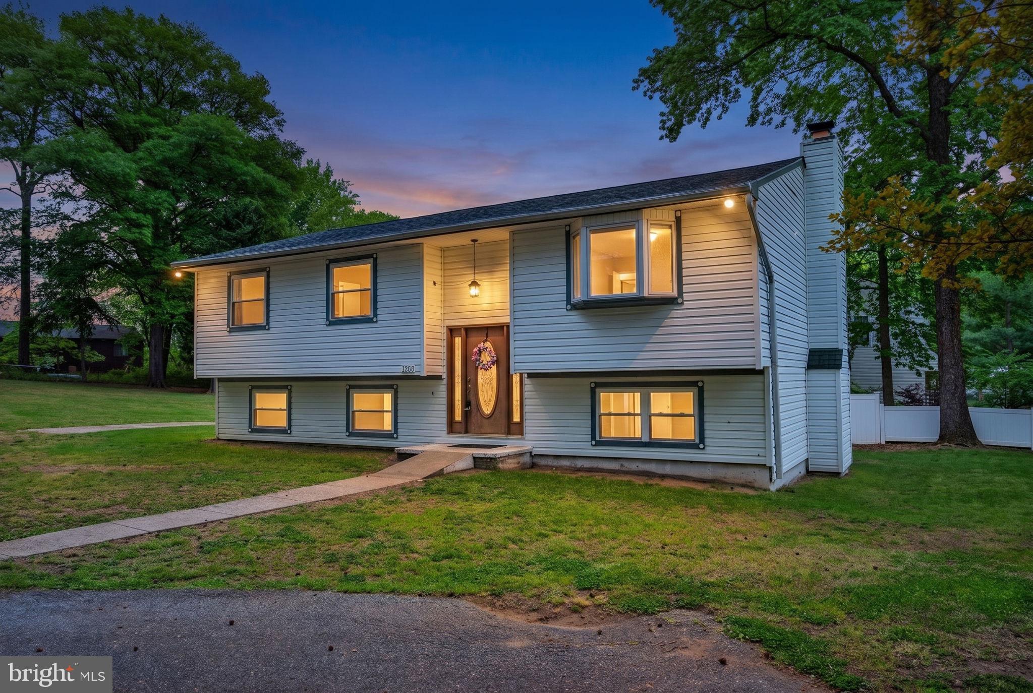 WALNUT LAKE - Residential