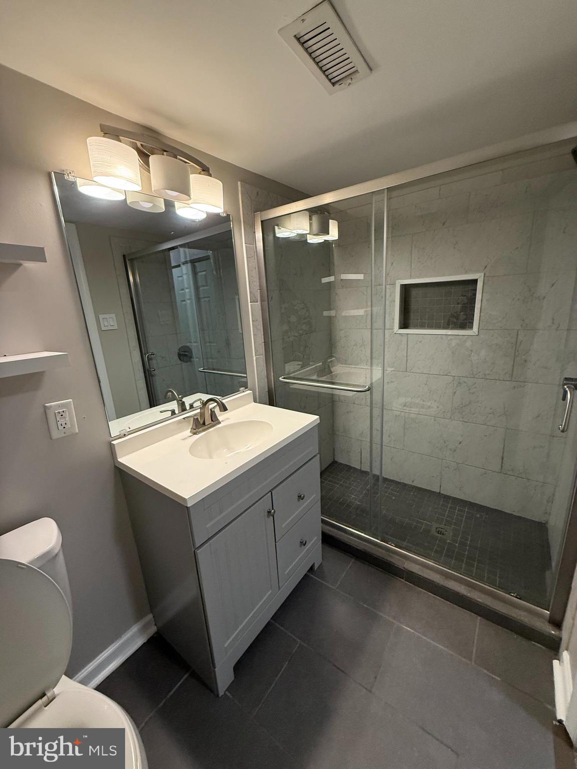 TREETOP - Residential