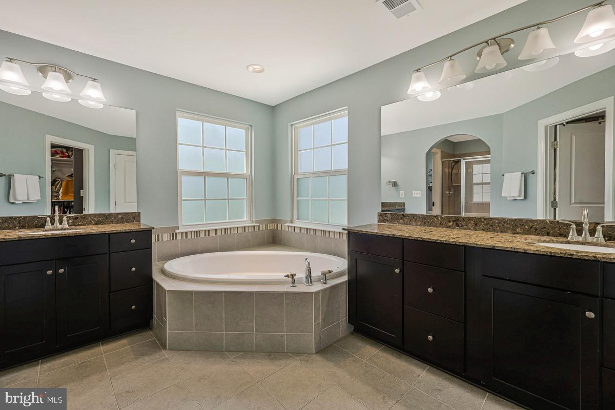 DAWSON'S CORNER - Residential