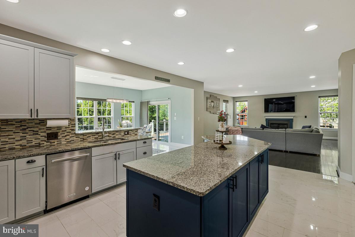DAWSON'S CORNER - Residential