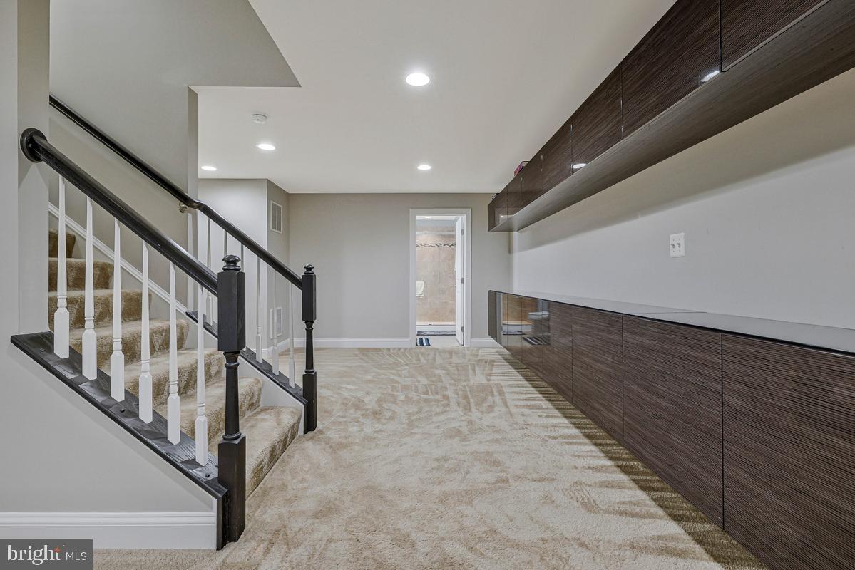 DAWSON'S CORNER - Residential