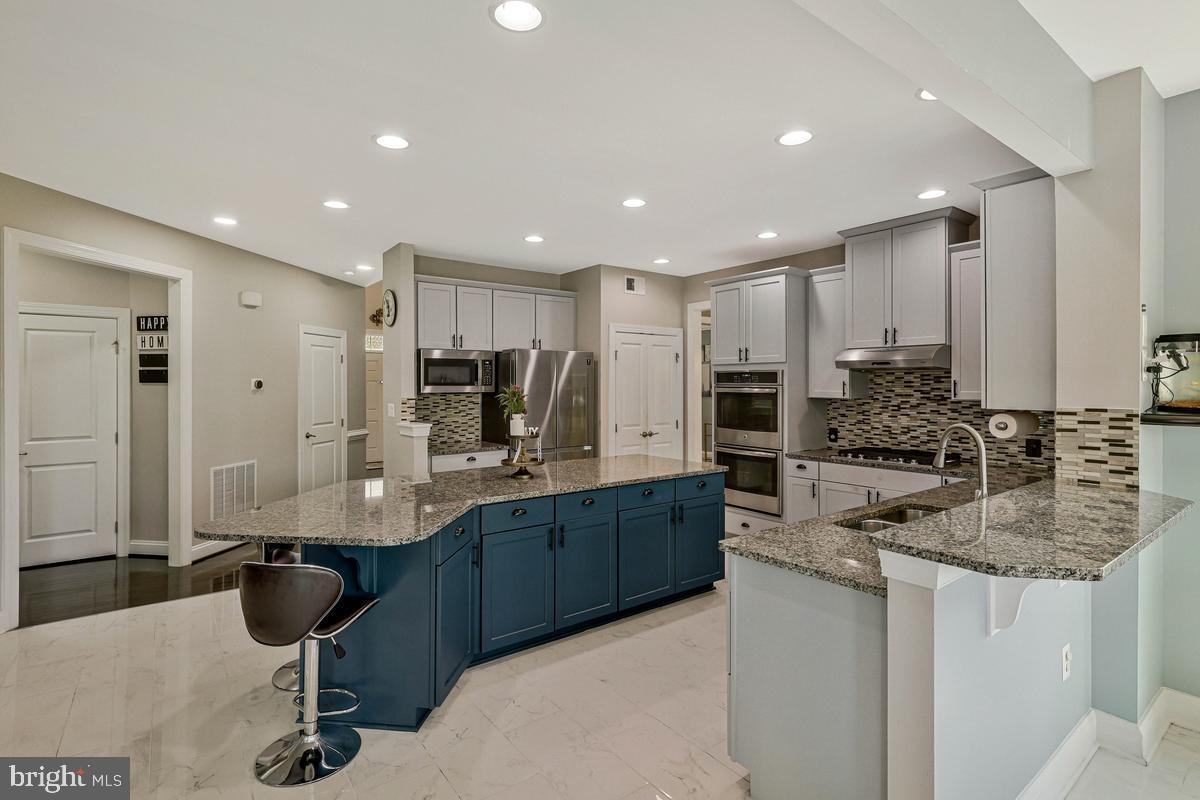 DAWSON'S CORNER - Residential
