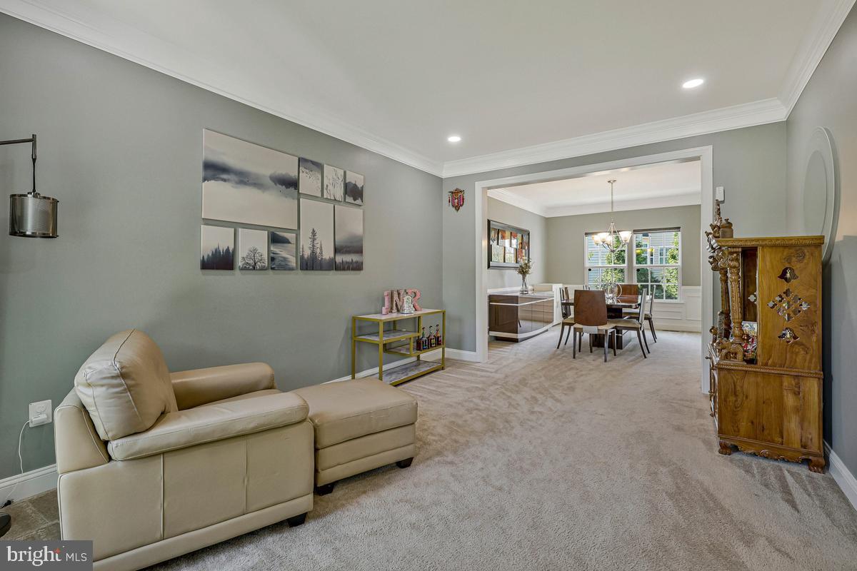 DAWSON'S CORNER - Residential