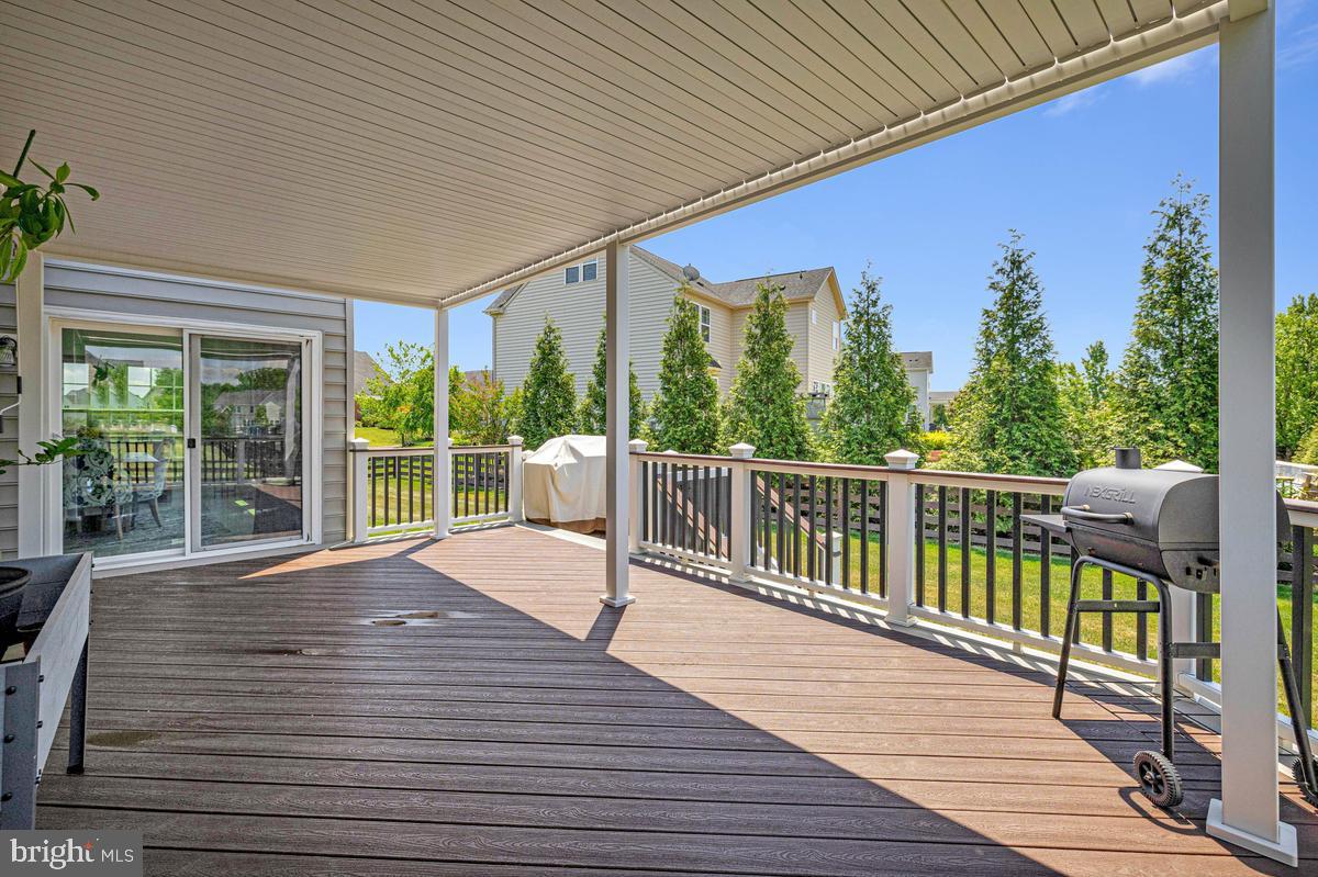 DAWSON'S CORNER - Residential
