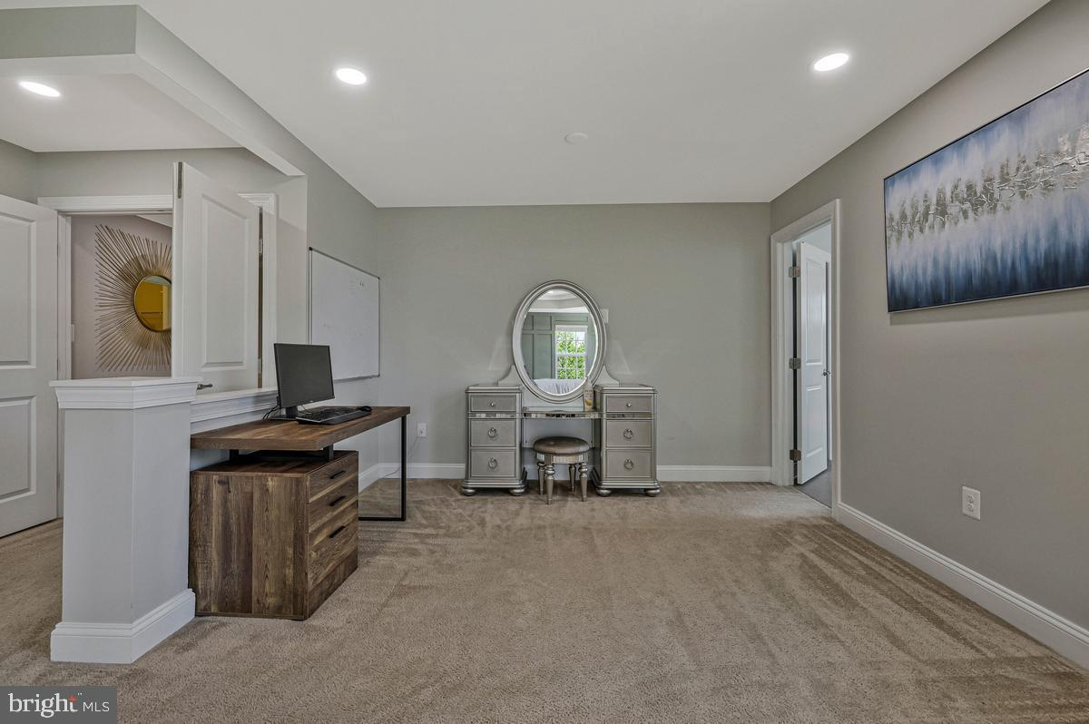 DAWSON'S CORNER - Residential