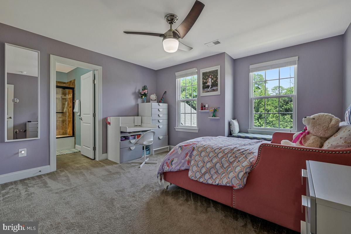 DAWSON'S CORNER - Residential