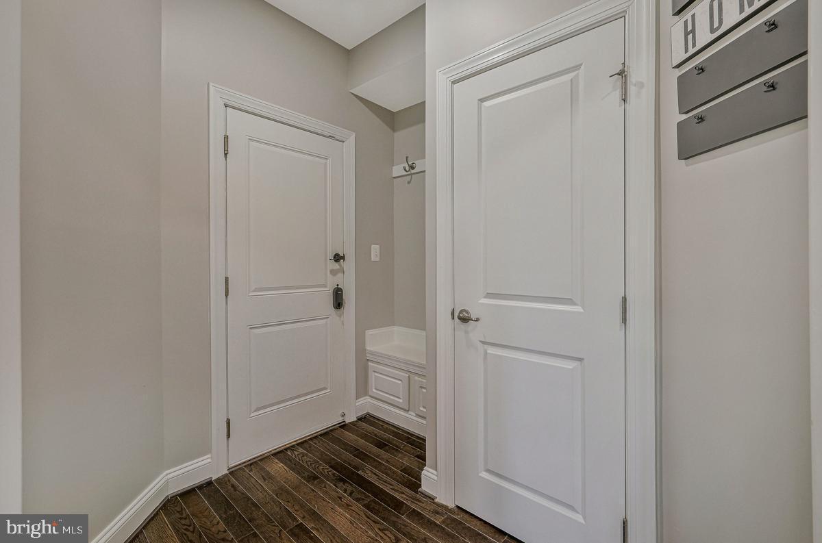 DAWSON'S CORNER - Residential