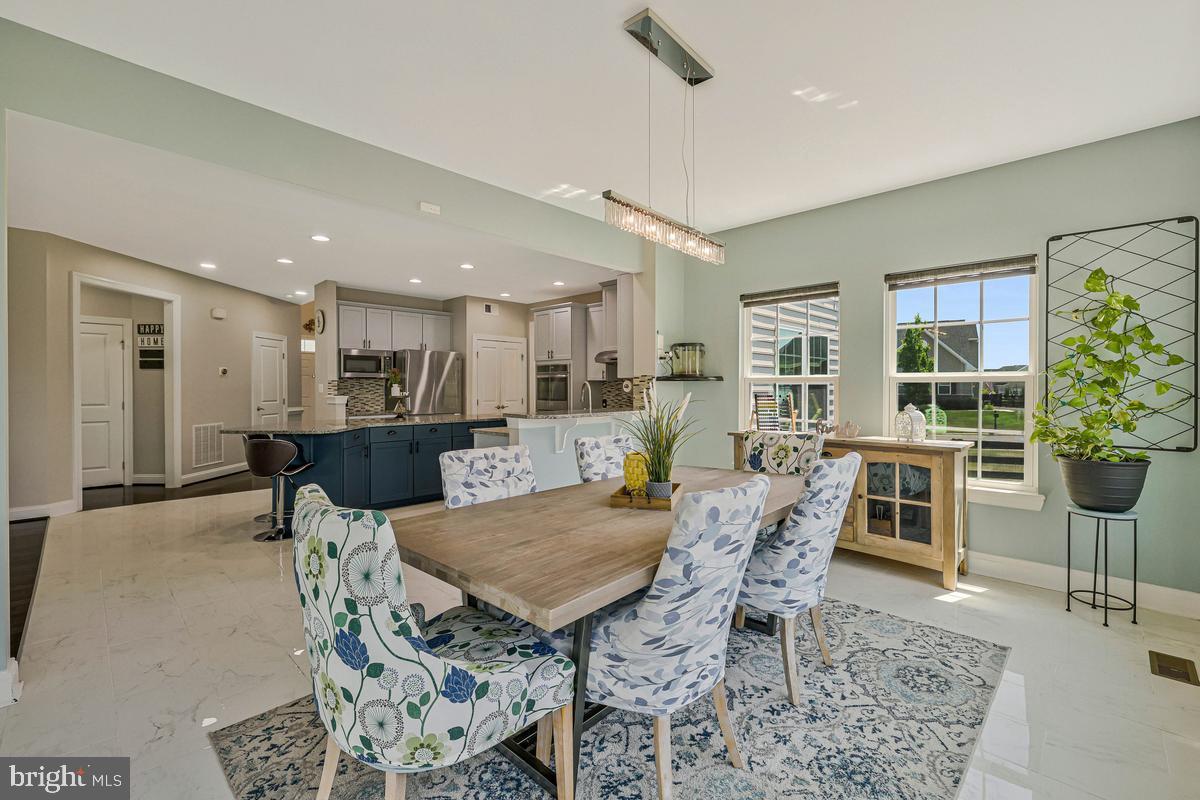 DAWSON'S CORNER - Residential