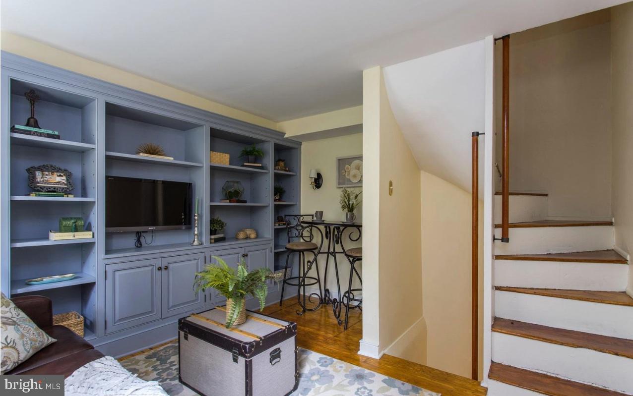 228 CATHARINE STREET 30 1