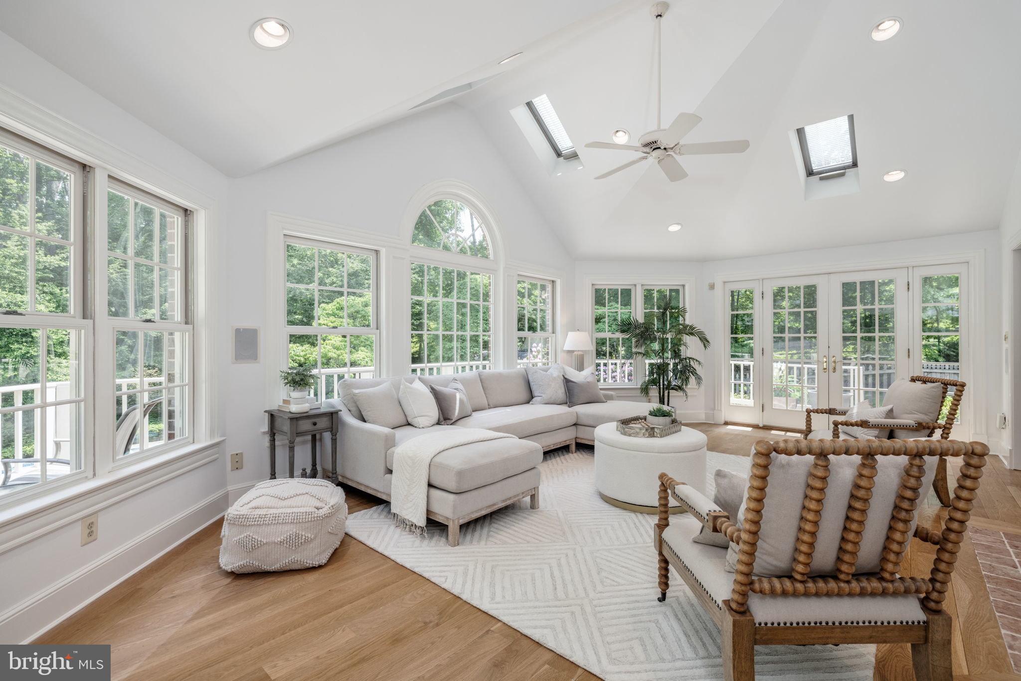 WOODSIDE ESTATES - Residential