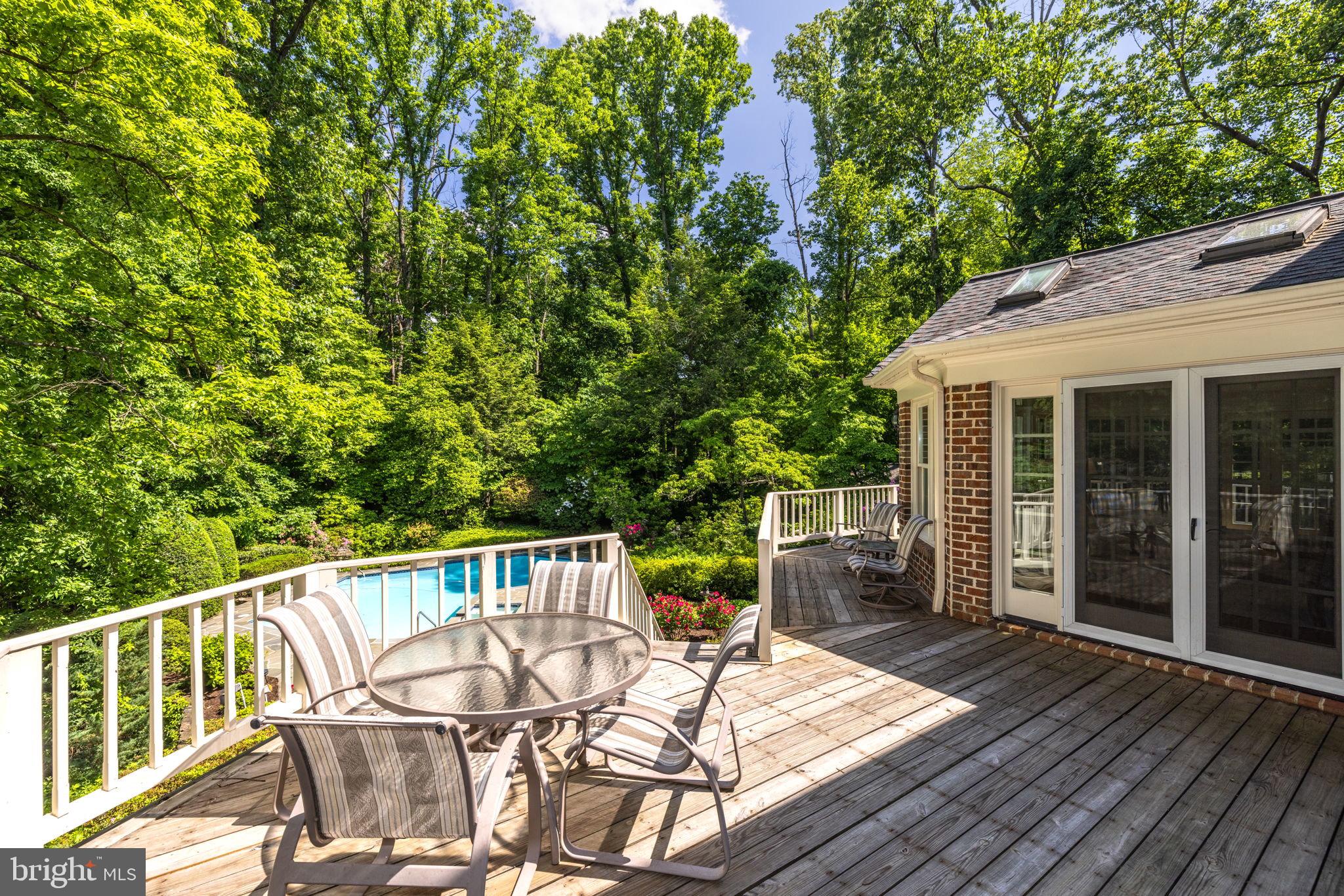 WOODSIDE ESTATES - Residential