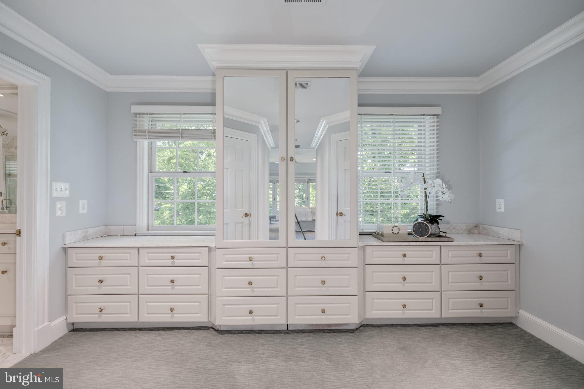 WOODSIDE ESTATES - Residential