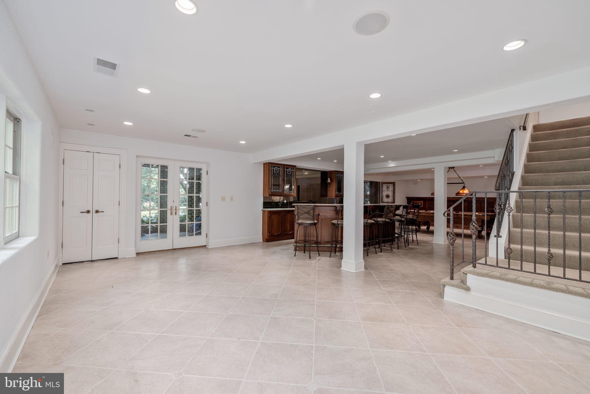 WOODSIDE ESTATES - Residential