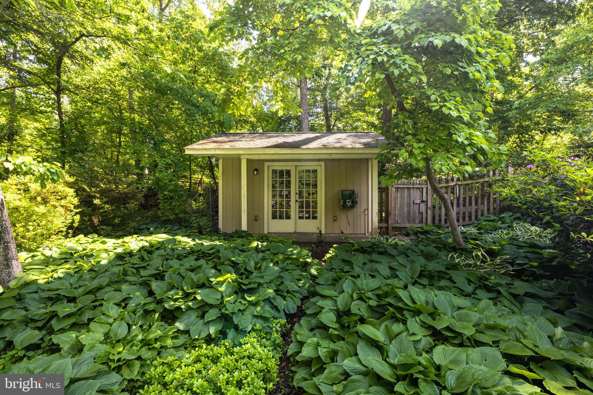 WOODSIDE ESTATES - Residential