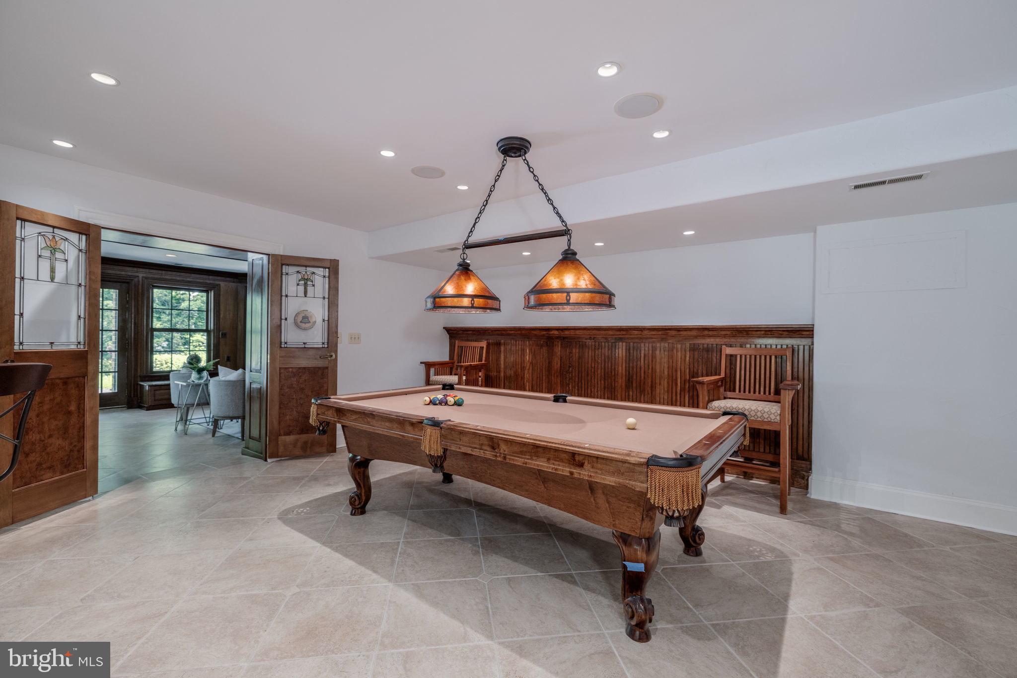 WOODSIDE ESTATES - Residential