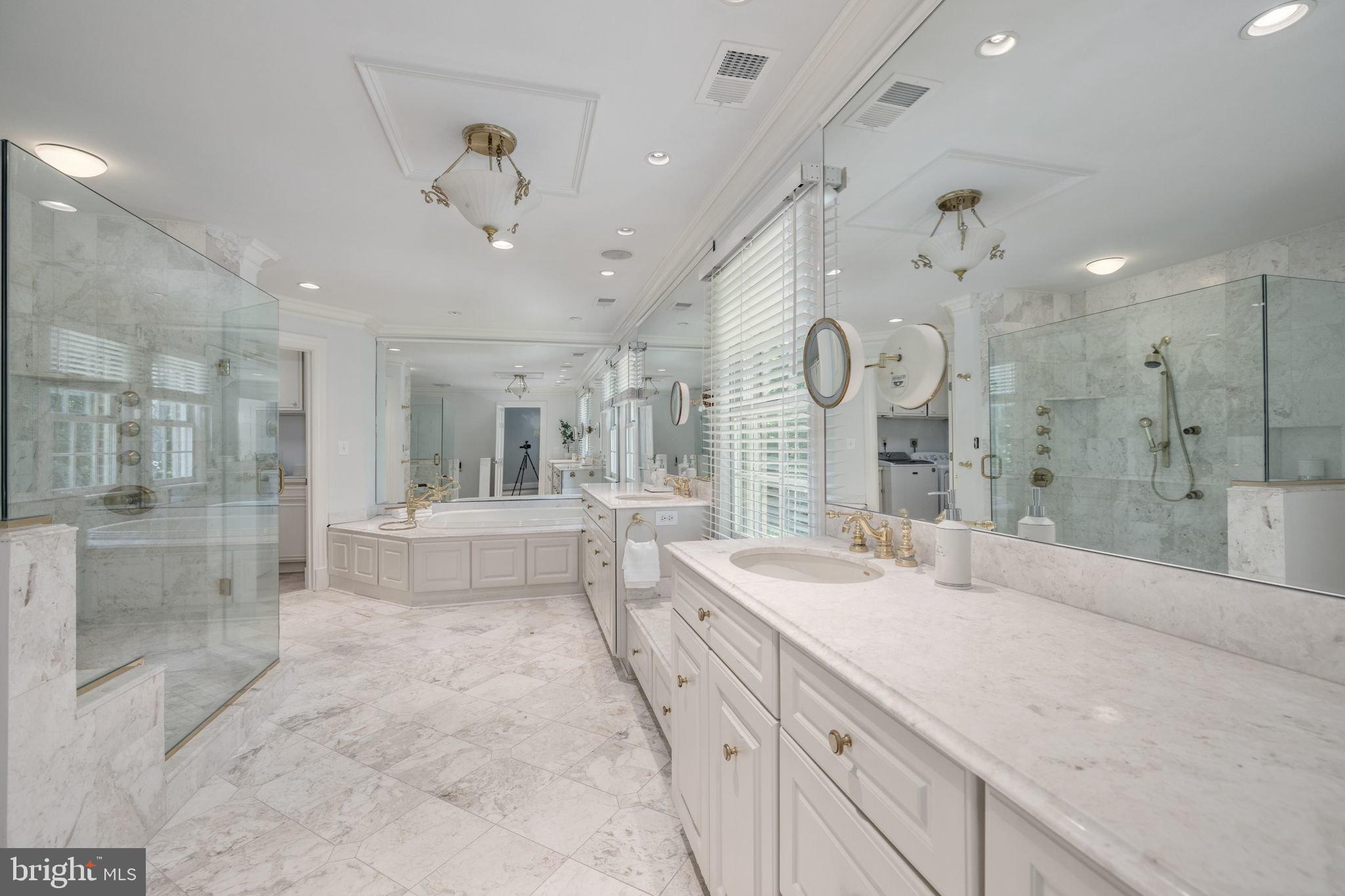 WOODSIDE ESTATES - Residential