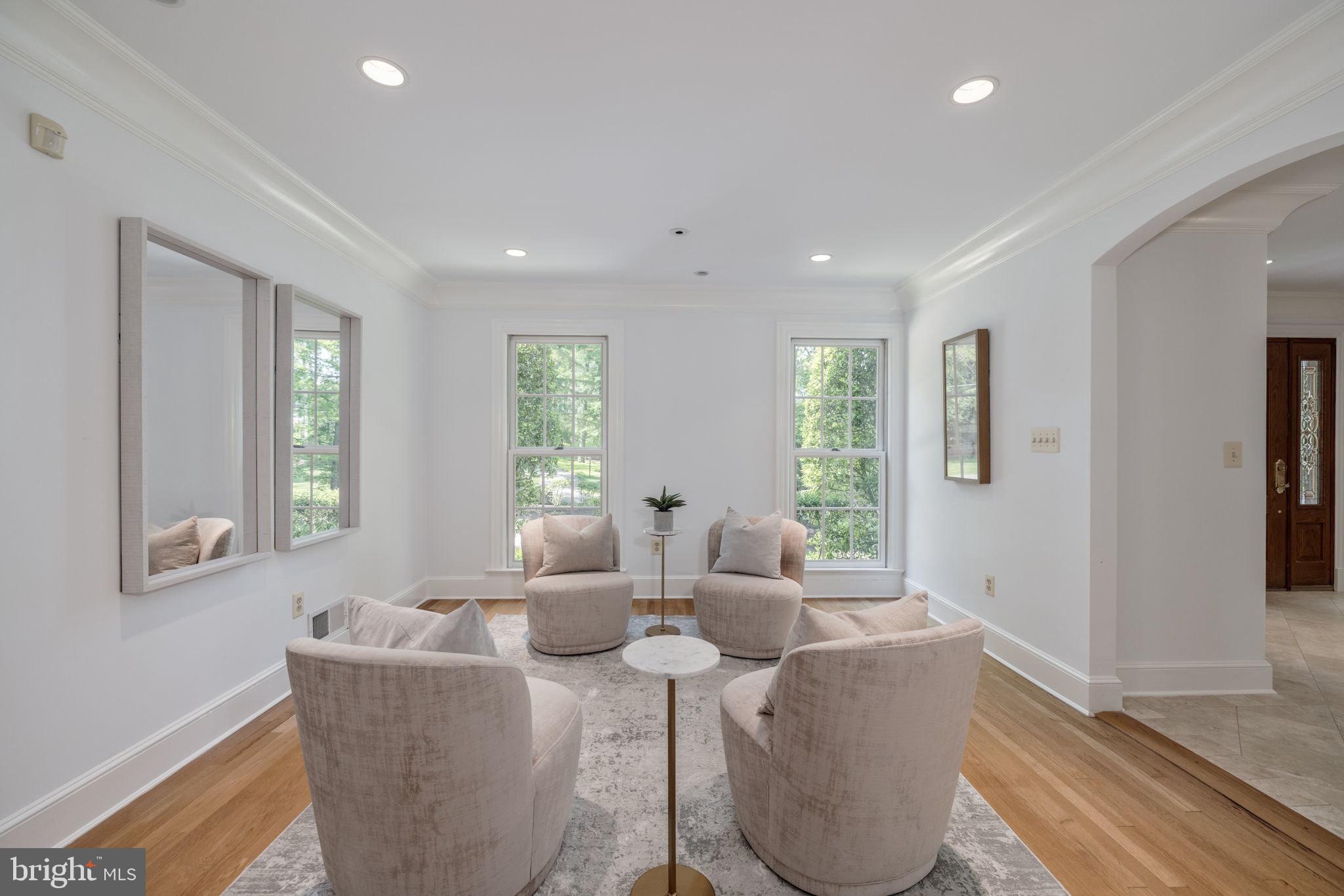 WOODSIDE ESTATES - Residential