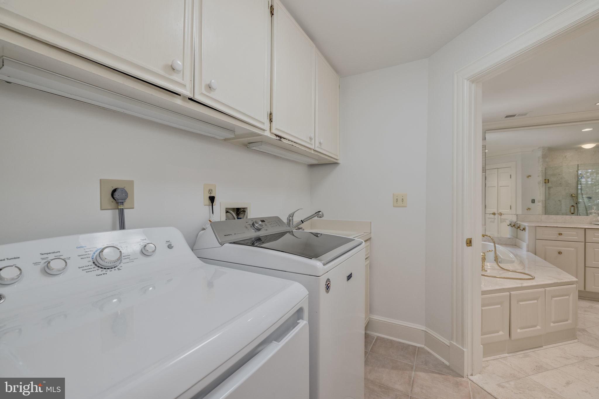 WOODSIDE ESTATES - Residential