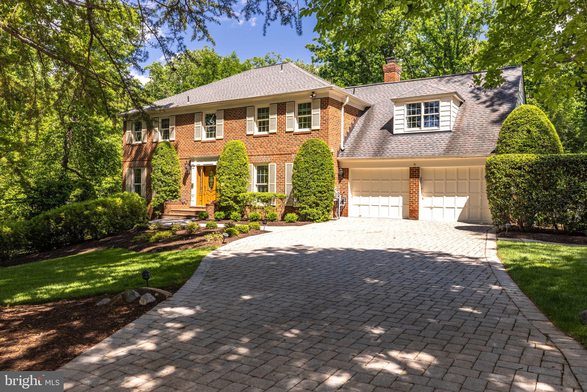 WOODSIDE ESTATES - Residential