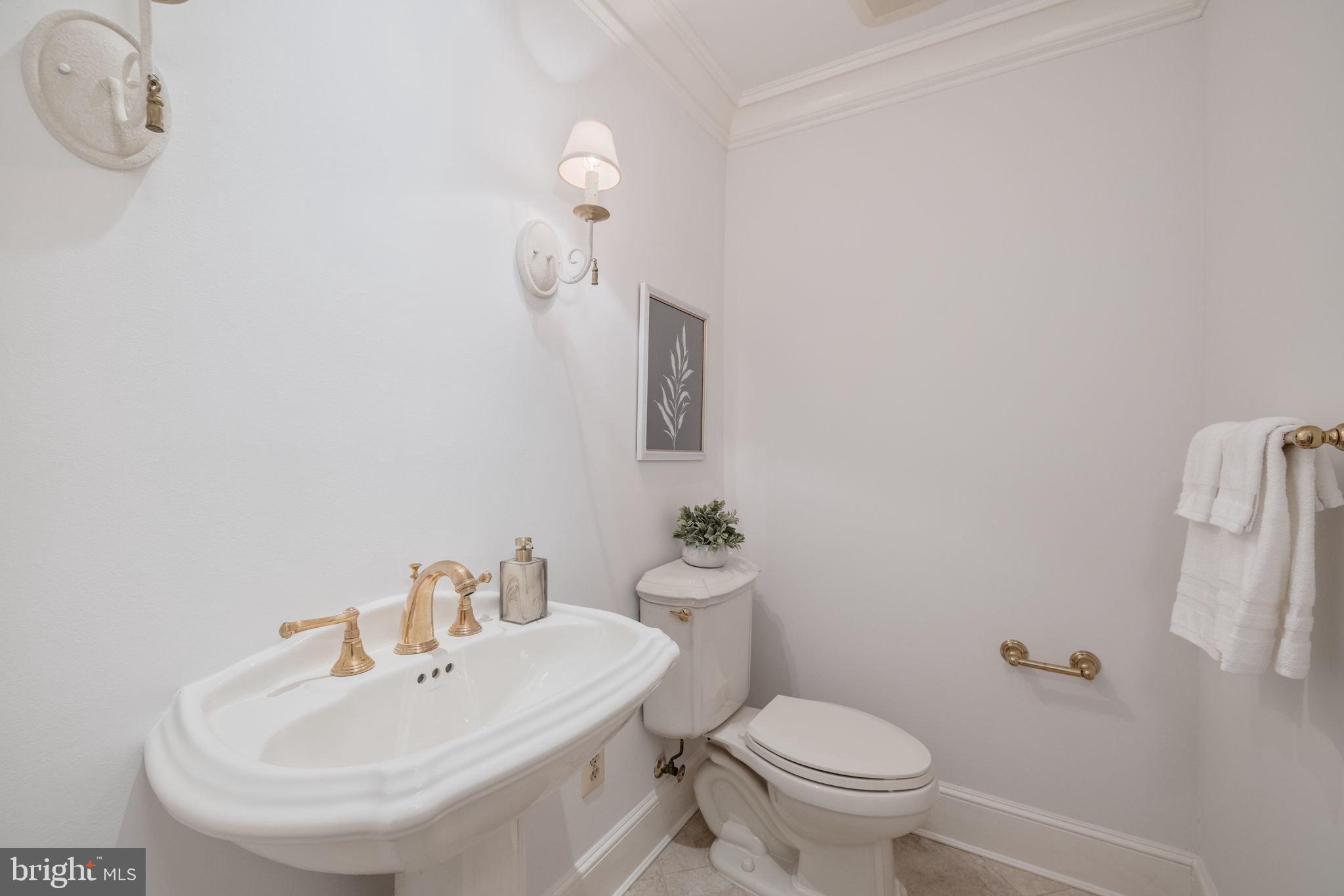 WOODSIDE ESTATES - Residential