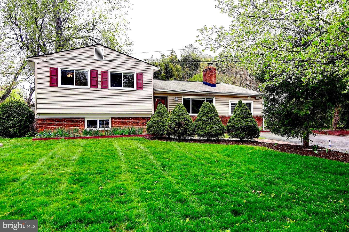 MT VERNON WOODS - Residential Lease