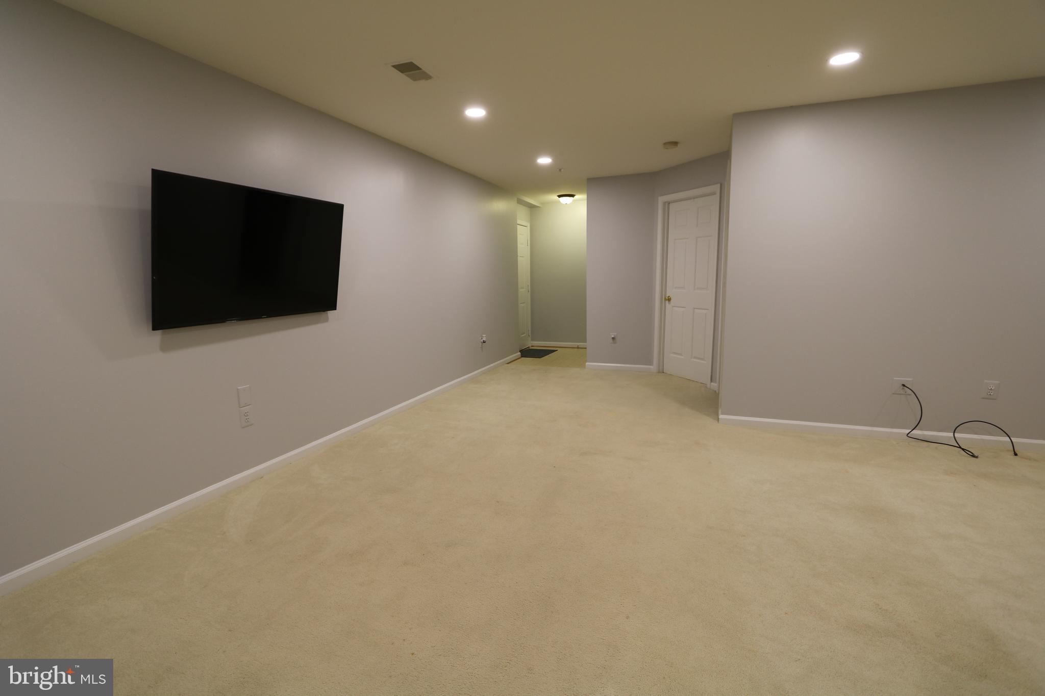 SOUTH MEADOWS - Residential Lease