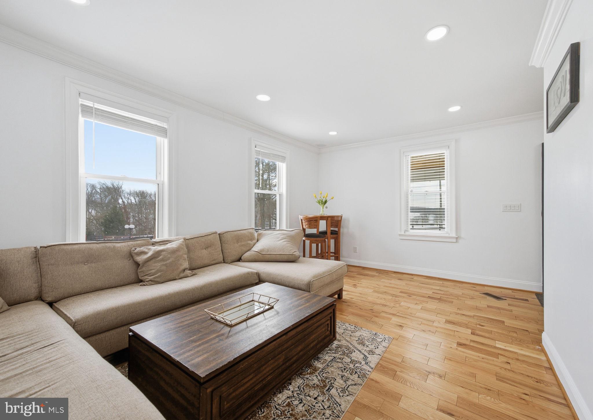 BLENHEIM MANOR - Residential