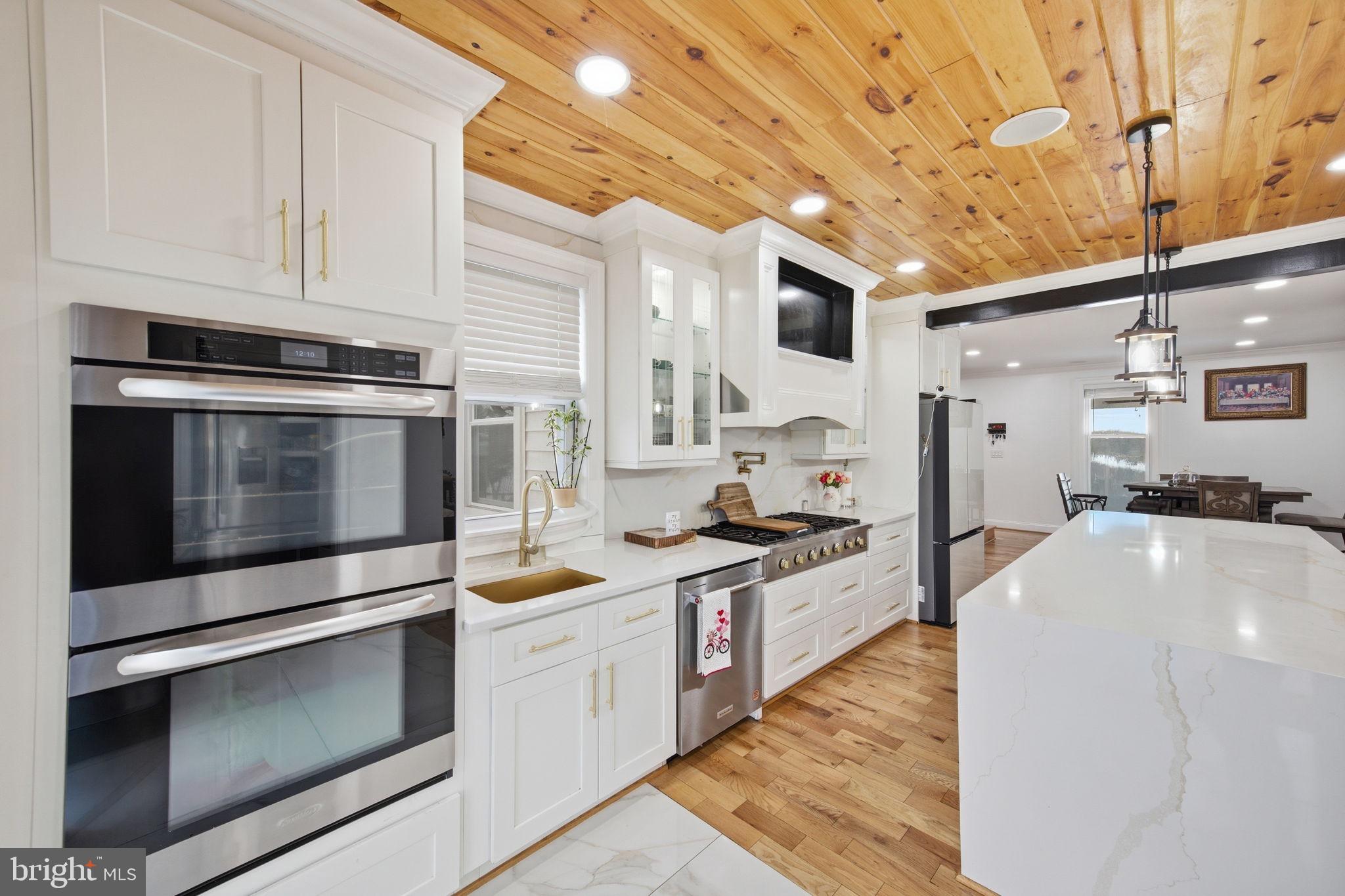 BLENHEIM MANOR - Residential