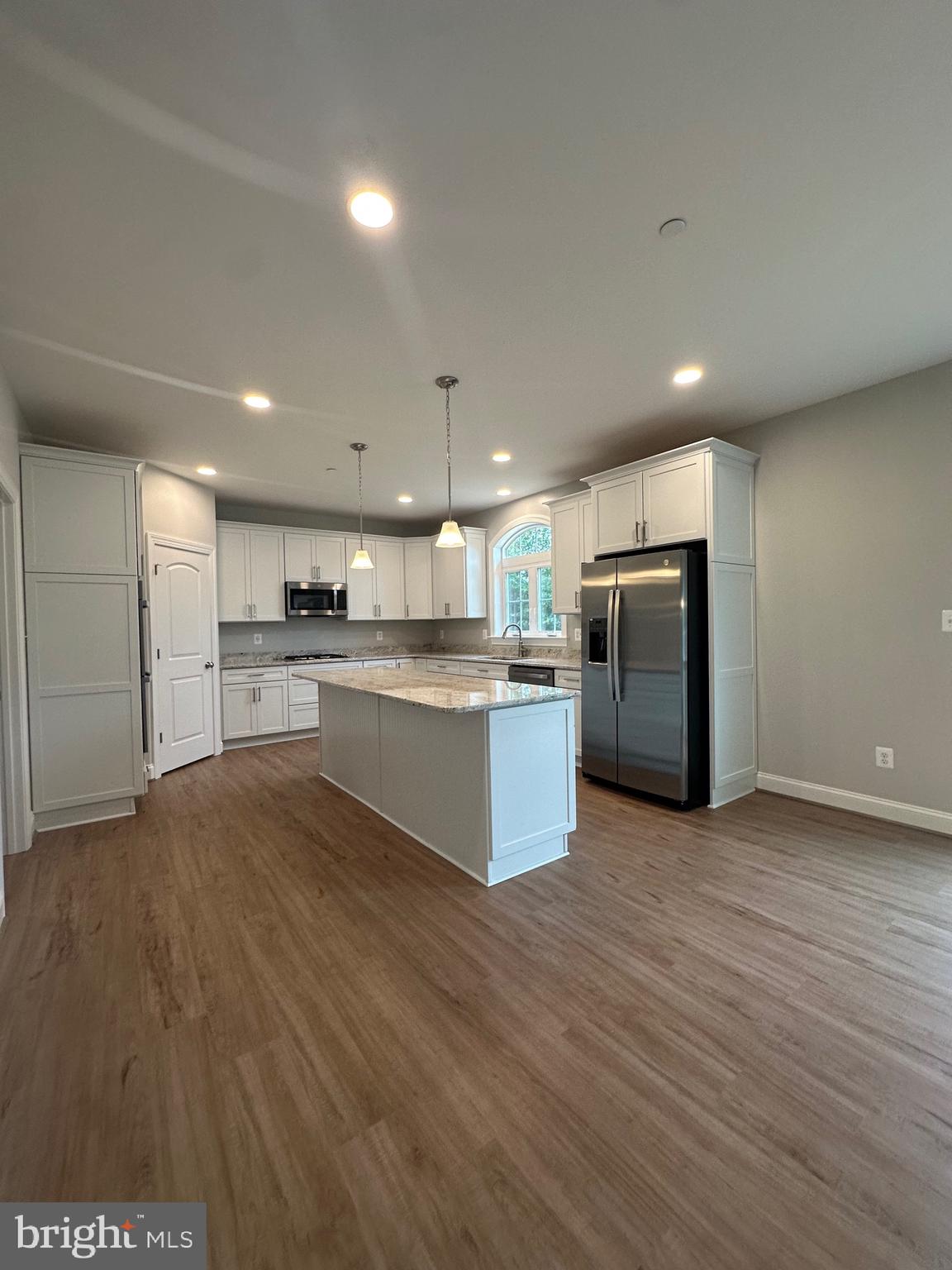 HIDDEN VIEW - Residential