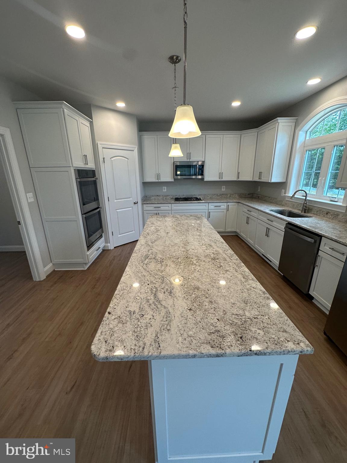 HIDDEN VIEW - Residential